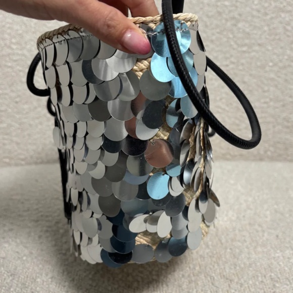 Pre-Owned Loewe Paula's Ibiza Small Sequin Anagram Basket Bag Silver - Picture 5 of 10